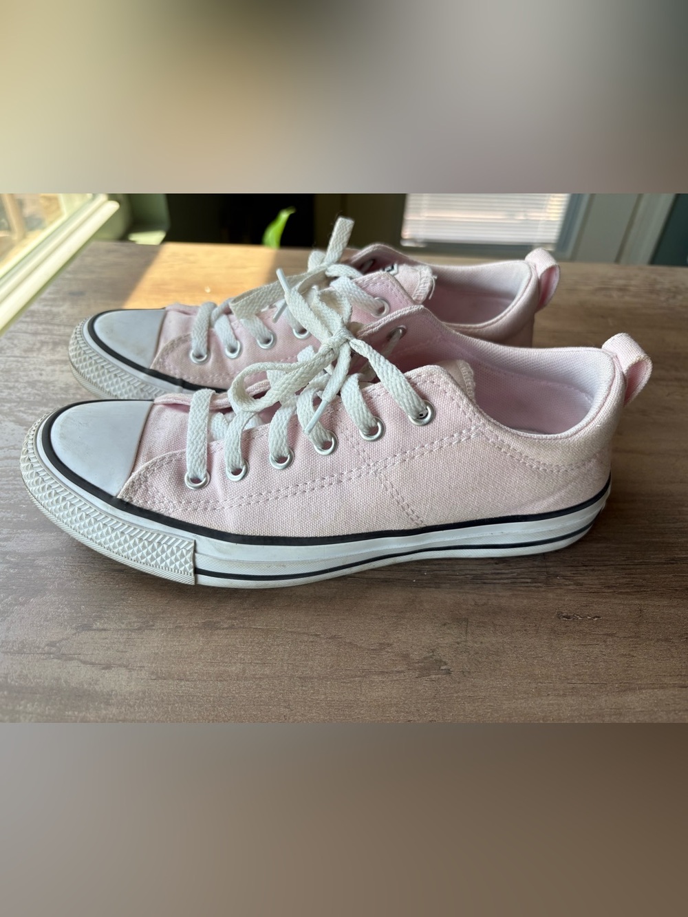 Converse Kids Low-Top Canvas Sneakers - Light Pink